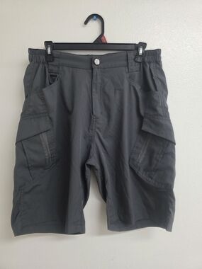 Source Unknown Men's Gray Cargo Shorts with Utility Pockets (0537)
